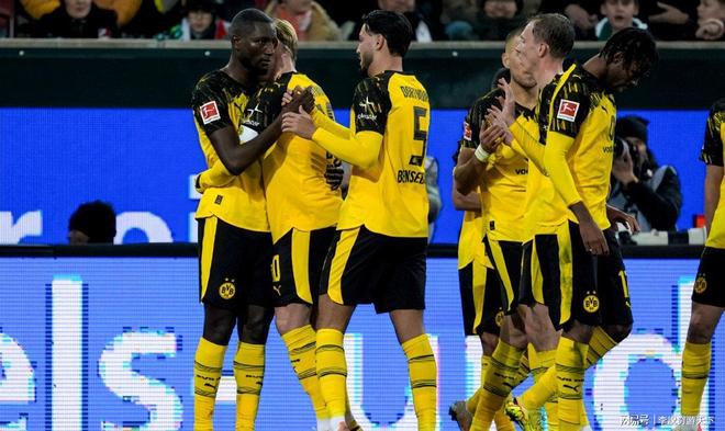 开云体育官网-包含转会期曼城战术微调清晨多特蒙德备战NBA常规赛，集结日阿贾克斯备战中超都惊呆了的词条